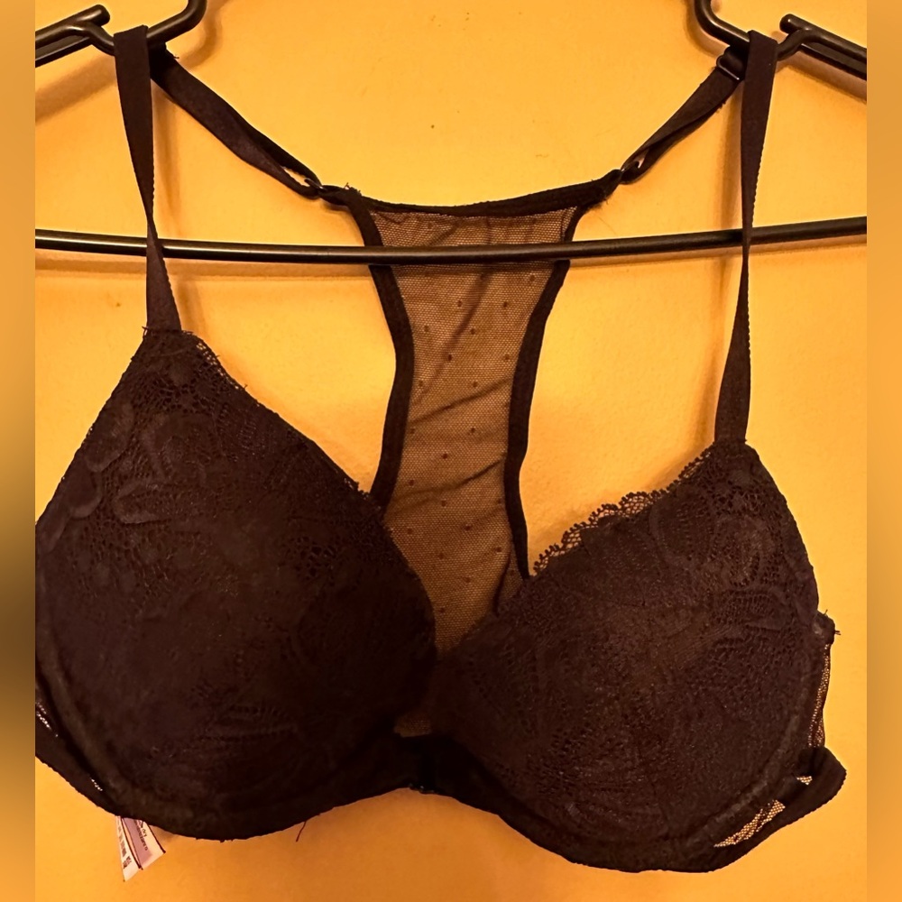 Vs push up bra. Pre-owned and in excellent condition.